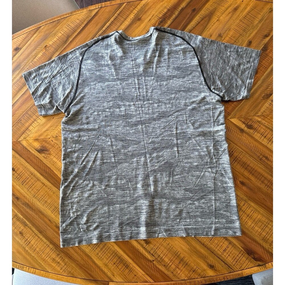 Lululemon Metal Vent Tech Short Sleeve Shirt Men’s XXL grey black camo NWT - Picture 7 of 11